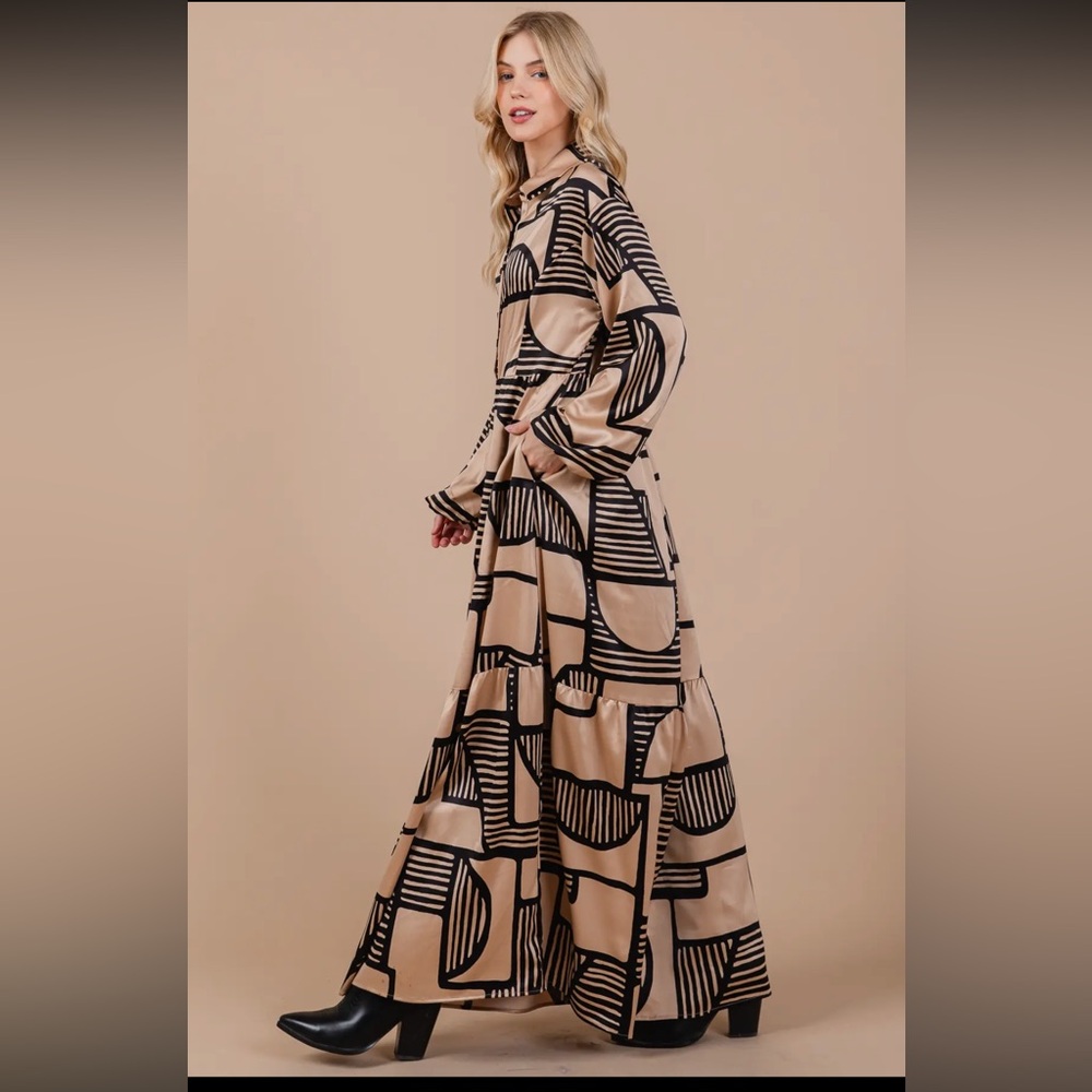✨LAST ONE✨Geometric Satin Print Long Sleeve Maxi - Picture 3 of 5